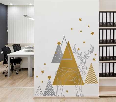 Как снять новогодние наклейки со стекла окна