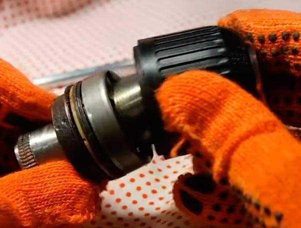 Подготовка дрели к установке нового или восстановленного патрона