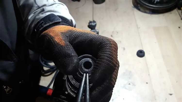 Когда требуется разборка корпуса для снятия патрона