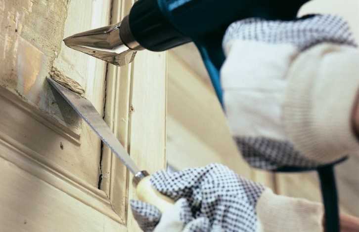 Как использовать строительный фен для снятия старого лакокрасочного покрытия