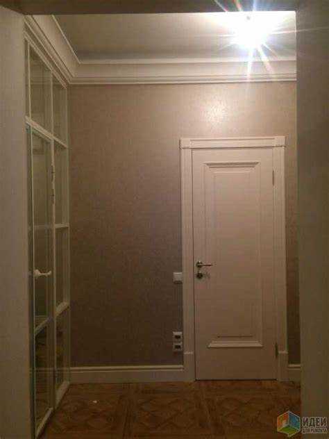 Как состыковать плинтус и наличник разной толщины