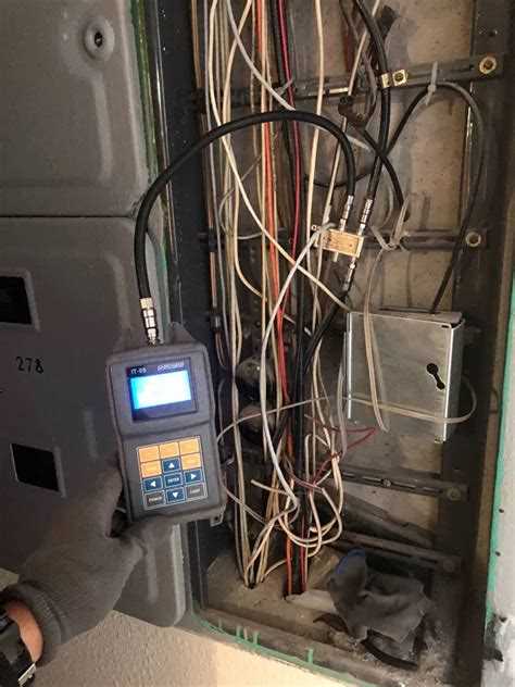 Скрытие проводов под коврами и ковровыми покрытиями