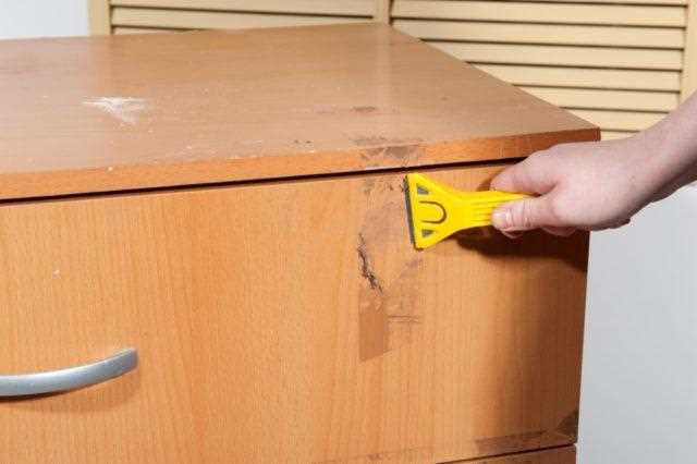 Использование восковых карандашей и мебельных маркеров