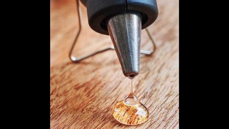 Как удалить термоклей с одежды без следов при помощи подручных средств