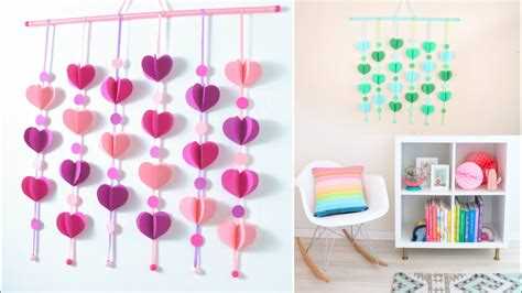 Декорирование стены с помощью самодельных настенных полок и крючков