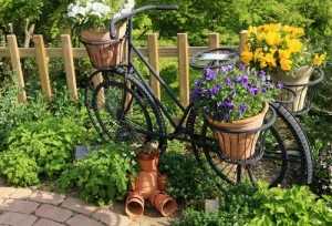 Как украсить участок на даче своими руками