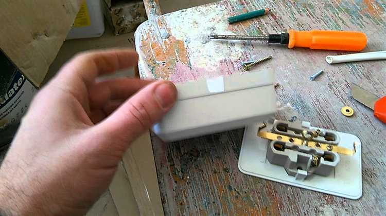 Как установить рамку на розетку