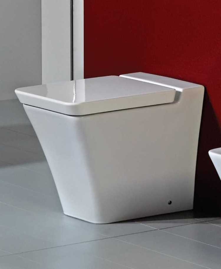 Правильное расположение крепежных отверстий сиденья