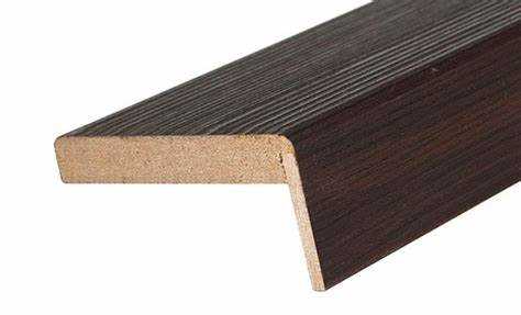 Проверка зазоров и корректировка положения наличников