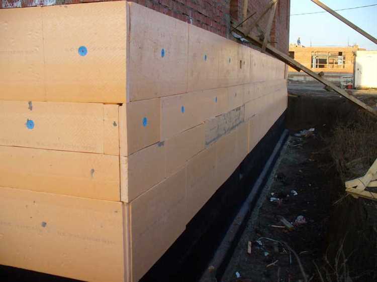 Ошибки при утеплении фундамента снаружи и как их избежать