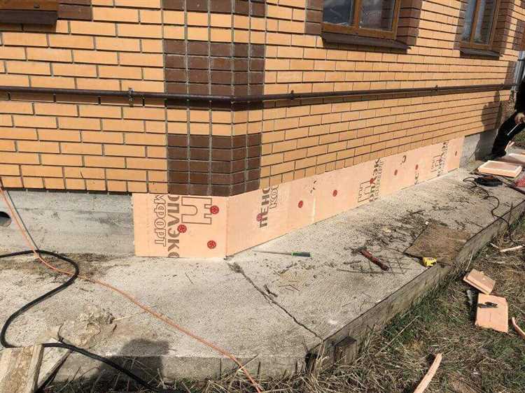 Гидроизоляция фундамента перед укладкой утеплителя