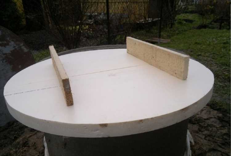 Какие материалы подходят для утепления бетонных колец