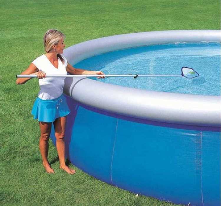 Подготовка бассейна к началу сезона: чистка чаши и проверка герметичности