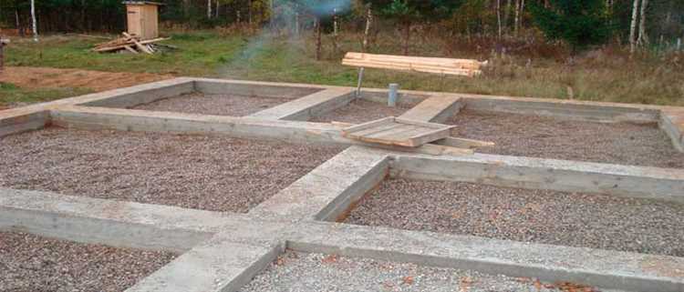 Правила утепления ленточного фундамента при неглубоком заложении