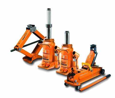 Безопасность при использовании домкратов при подъёме строения