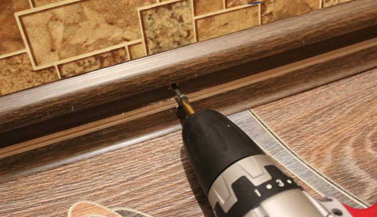 Как выбрать шаг установки саморезов для прочного крепления плинтуса