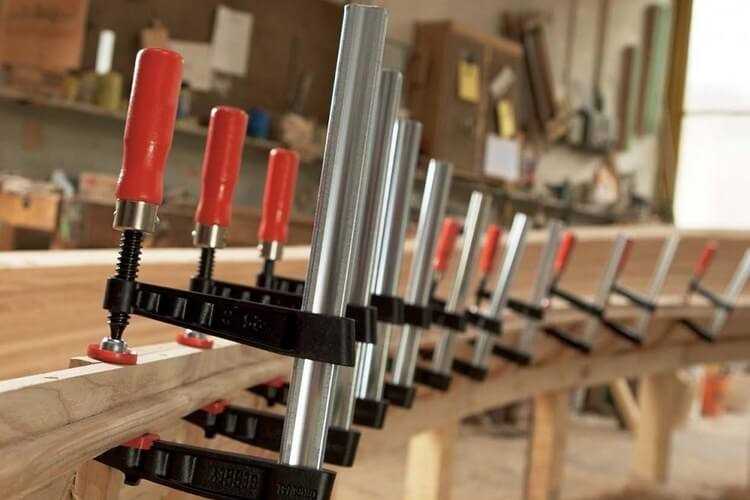 Как выбрать струбцины для фиксации при сборке мебельных рам