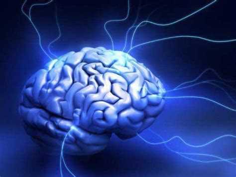 Какое минимальное напряжение может вызвать поражение электрическим током