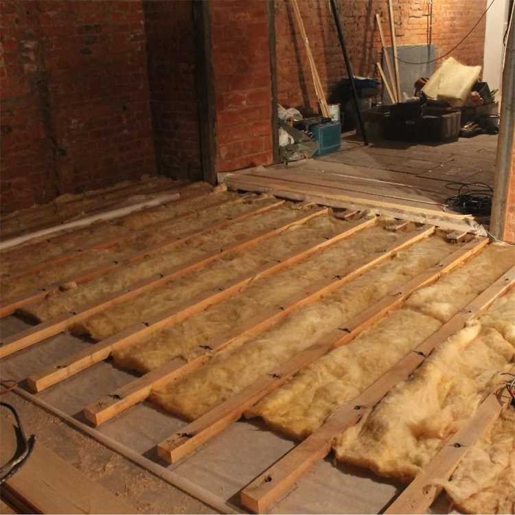 Какой фанерой выровнять деревянный пол