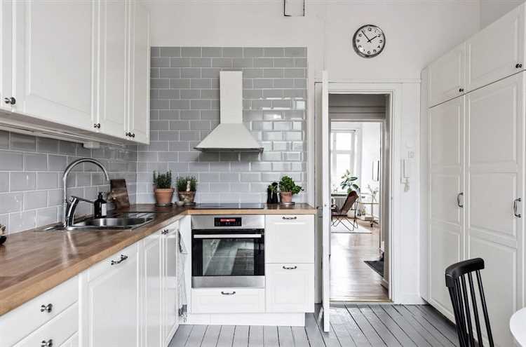 Как подобрать цвет и фактуру фартука к белой кухне