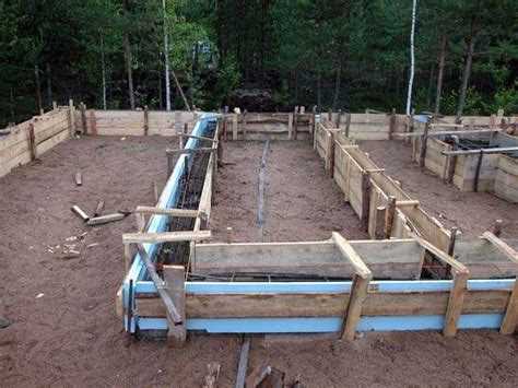 Какой фундамент лучше на болотистой местности