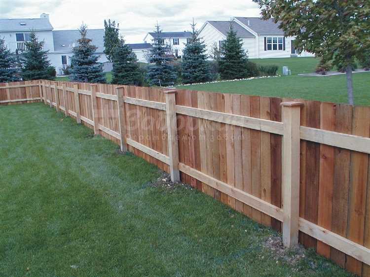 Какой стороной ставить забор к соседям Какой стороной ставить забор к соседям