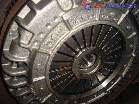 Как правильно ориентировать диск сцепления относительно корзины