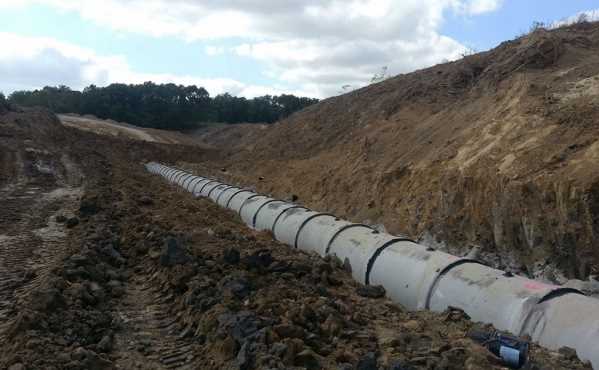 Чем отличается ПНД труба от ПВХ при укладке под землю