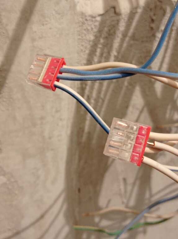 Применение клемм в распределительных коробках