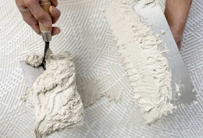 Какой плиточный клей можно применять на вертикальных поверхностях без сползания