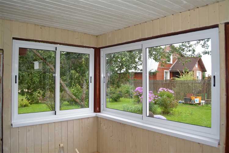 Уход за мягкими окнами: чем мыть и как хранить в сложенном виде