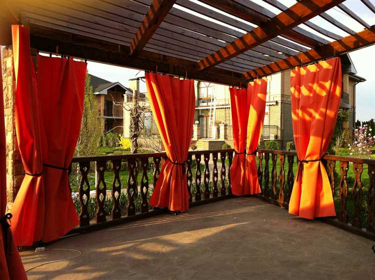 На что повесить шторы в беседке