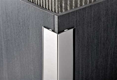 На угол стены какой лучше уголок На угол стены какой лучше уголок