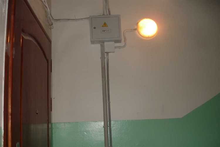 Кто отвечает за освещение в подъезде многоквартирного дома