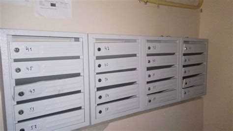 Перегорела лампочка в подъезде куда обращаться