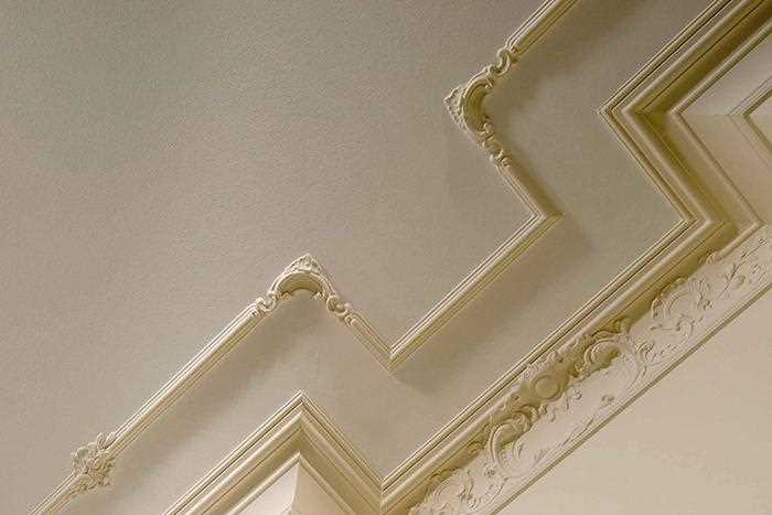 Технология крепления плинтуса на разные типы стен