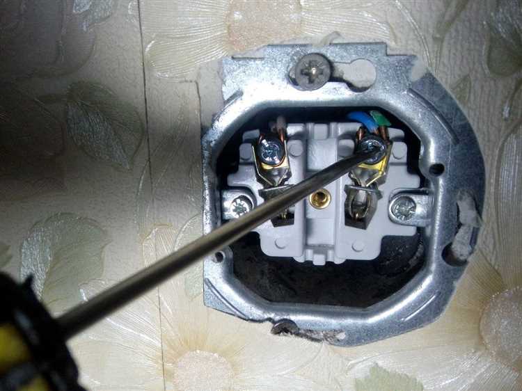 Почему греется вилка в розетке у водонагревателя Почему греется вилка в розетке у водонагревателя