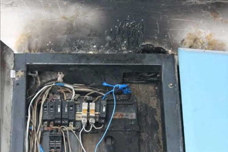 Почему загорается проводка в доме Почему загорается проводка в доме