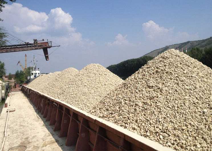 Сравнение стоимости и доступности известнякового и гравийного щебня