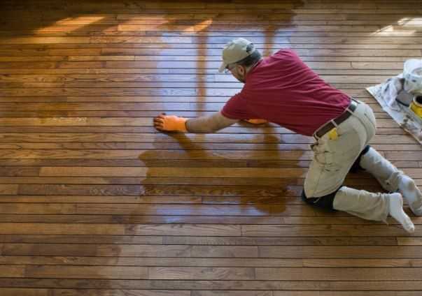 Правила нанесения шпатлевки на деревянный пол своими руками