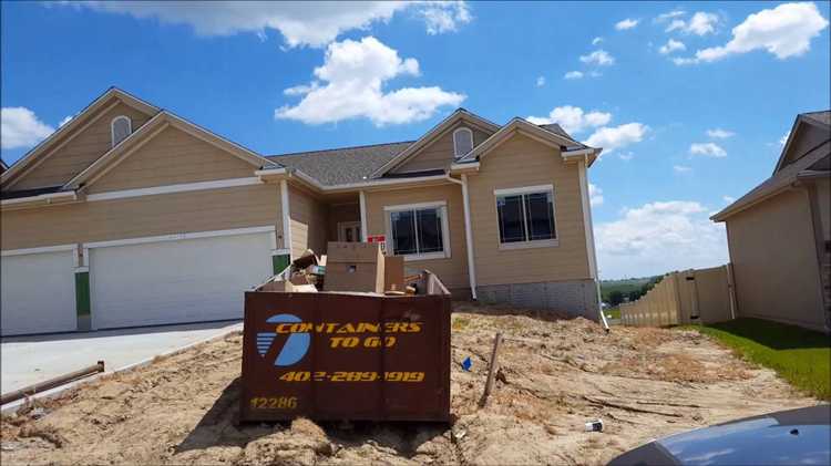 Шуруп забитый молотком держится крепче чем гвоздь закрученный отверткой Шуруп забитый молотком держится крепче чем гвоздь закрученный отверткой