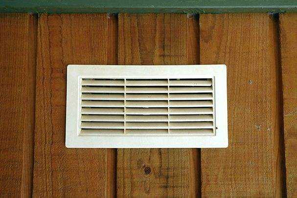 Можно ли приклеить решетку на плитку и какие составы использовать