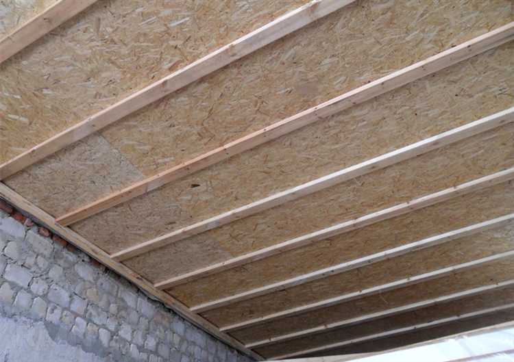 Какие материалы подходят для обшивки потолка по балкам