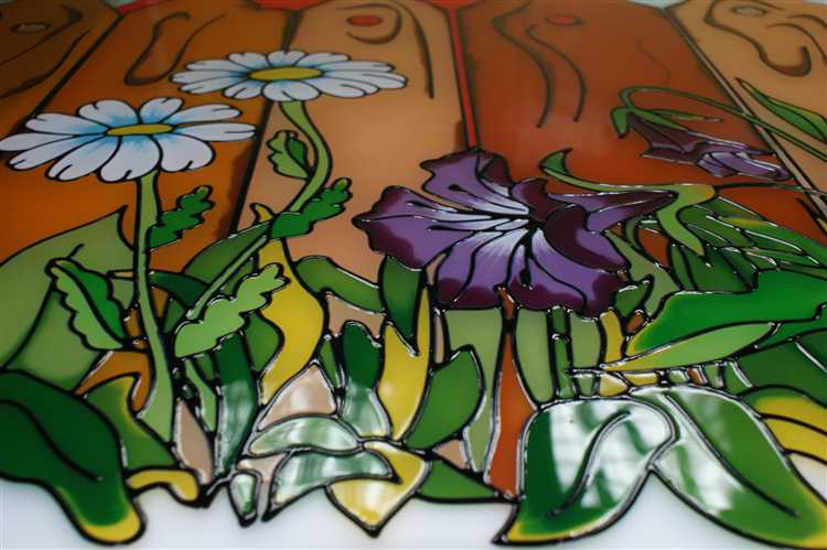 Какие виды красок подходят для окрашивания стекла