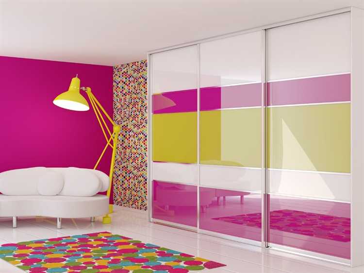 Нанесение краски на стекло: инструменты и техника