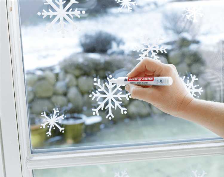 Чем покрасить стекло чтобы краска не смывалась