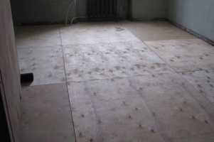 Использование плитки для отделки чернового пола сверху