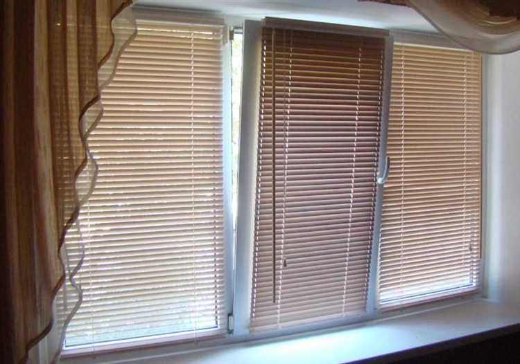 Как правильно просверлить отверстия в стене или раме окна