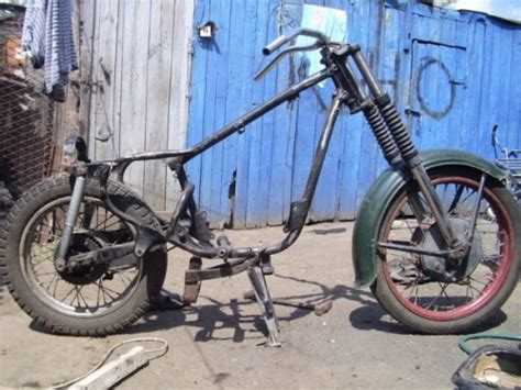 Подготовка инструментов и рабочего места для снятия бака