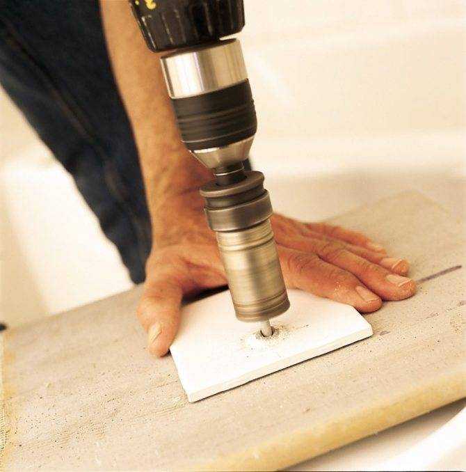 Как сверлить плитку в ванной чтобы не треснула Как сверлить плитку в ванной чтобы не треснула